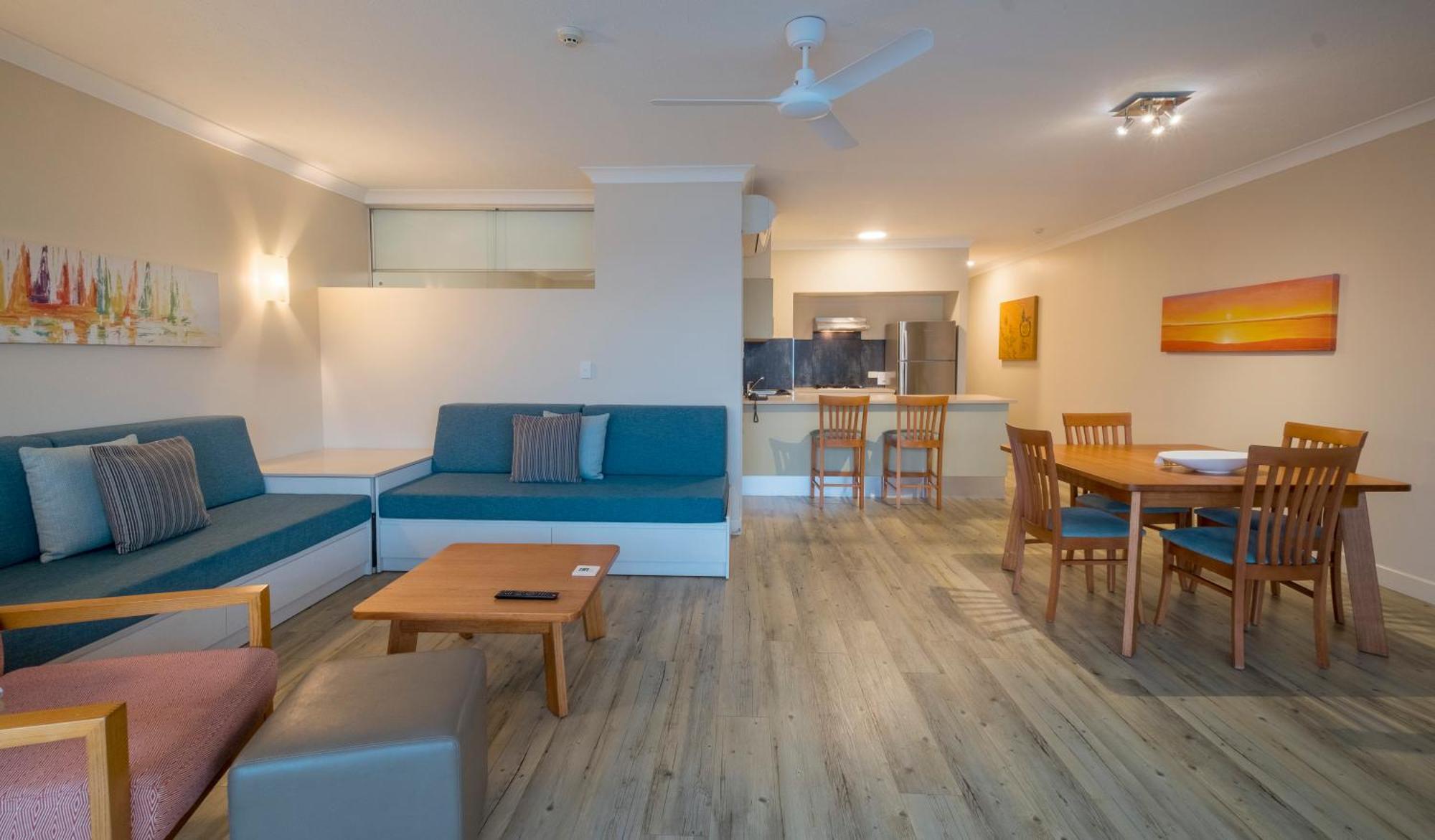 Deluxe One-Bedroom Apartment Sea View