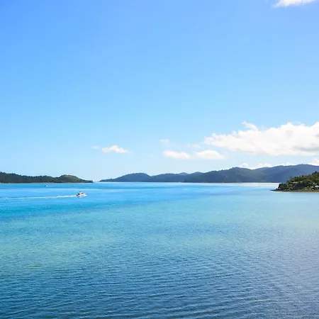Edge 11 & Free Buggy - Hamilton Island-3