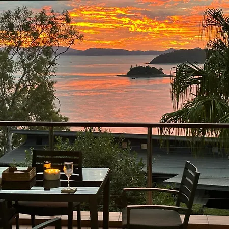 Haven On Hamilton Island -Private Apartment With Views & Buggy Fully Renovated In 2023-2