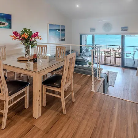 Shorelines 31 Renovated Upmarket Two Bedroom Apartment With Ocean Views And Buggy-3