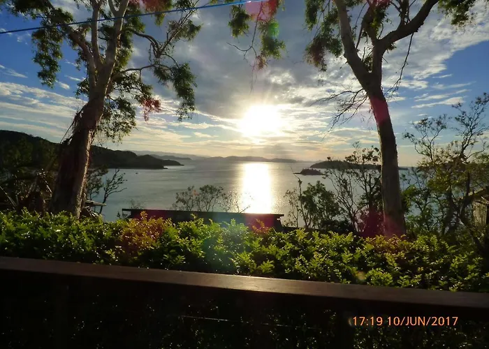 Compass Point 8 Apartment Hamilton Island