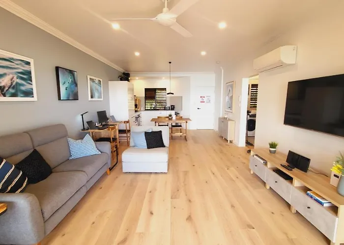 Luxury Couples Retreat Hamilton Island With Buggy Apartment