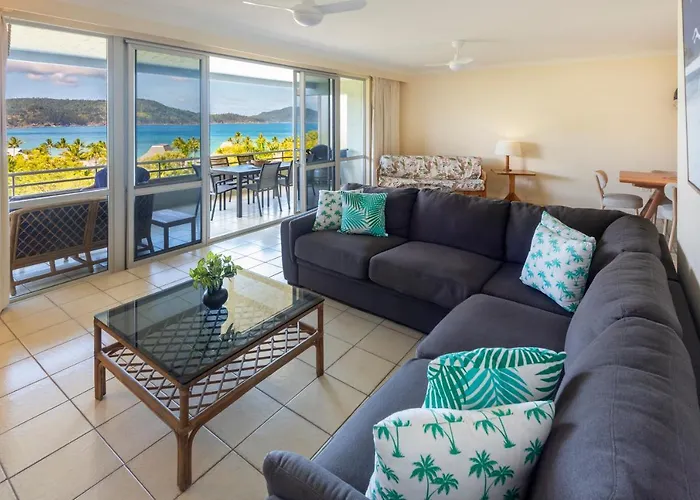Poinciana 109 & Buggy Hamilton Island Apartment