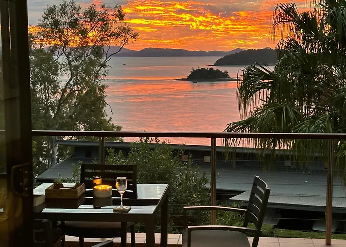 Haven On Hamilton Island -Private Apartment With Views & Buggy Fully Renovated In 2023