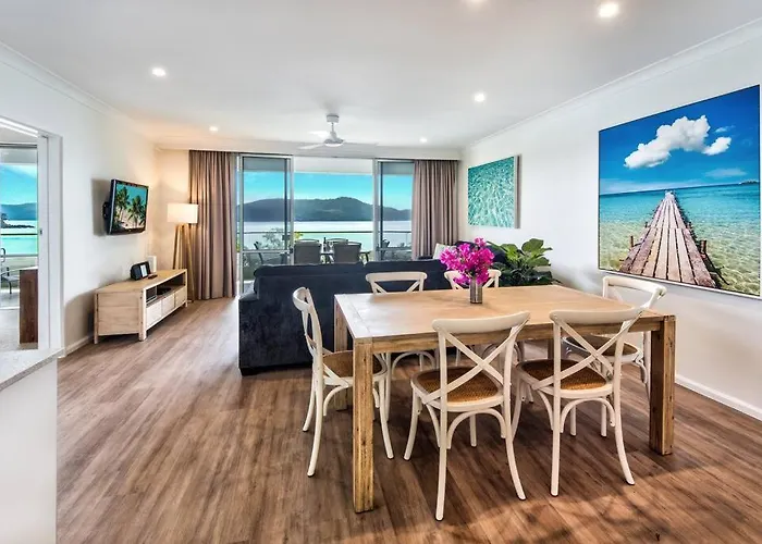 Hibiscus 207 & Free Buggy - Hamilton Island Apartment