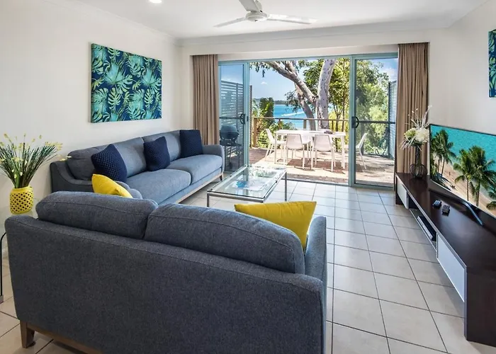 Sunset Waters 15 & Free Buggy- Hamilton Island Apartment