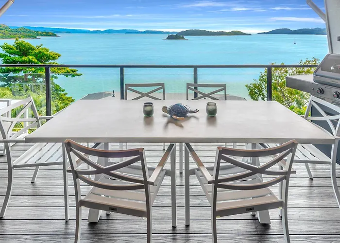 Shorelines 31 Renovated Upmarket Two Bedroom Apartment With Ocean Views And Buggy Hamilton Island
