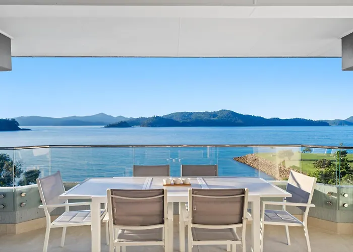 Frangipani 204 & Buggy Hamilton Island Apartment