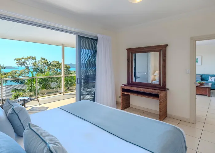 Blue Water Views Apartments Hamilton Island
