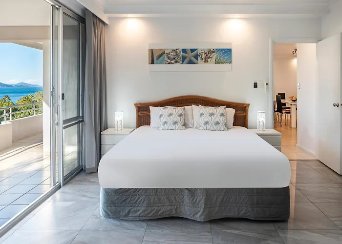Poinciana 101 Hamilton Island Centrally Located 3 Bedroom, Plus Buggy!!
