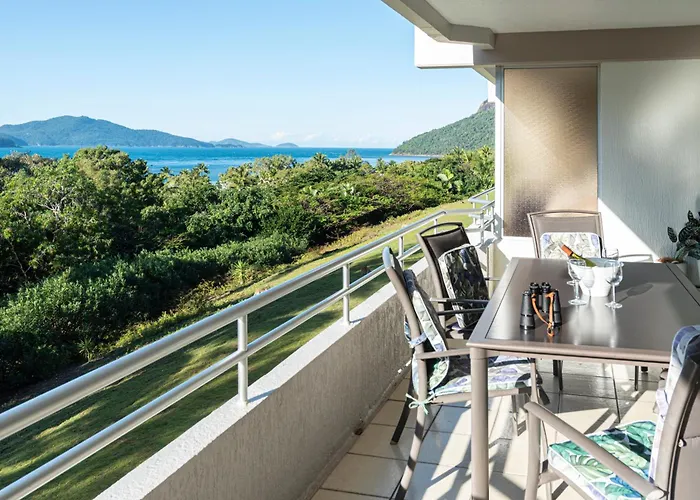 Poinciana 101 Hamilton Island Centrally Located 3 Bedroom, Plus Buggy!!